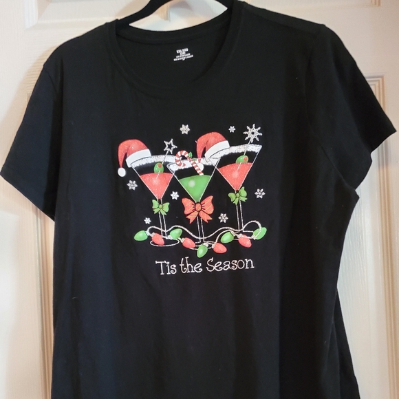 Christmas Martini glasses tshirt - Picture 1 of 3